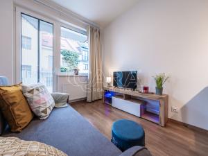 Pronájem bytu 1+kk, Praha - Hloubětín, Kbelská, 34 m2