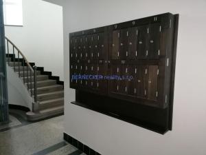 Pronájem kanceláře, Hradec Králové, třída Karla IV., 240 m2