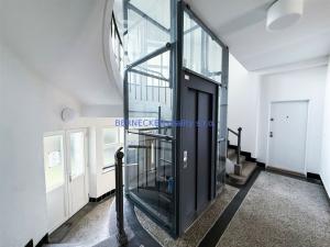 Pronájem kanceláře, Hradec Králové, třída Karla IV., 240 m2