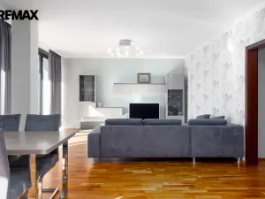 Prodej bytu 3+kk, Karlovy Vary, Pražská silnice, 99 m2