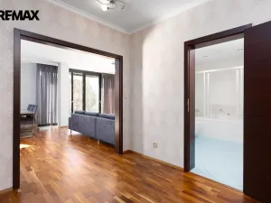 Prodej bytu 3+kk, Karlovy Vary, Pražská silnice, 99 m2