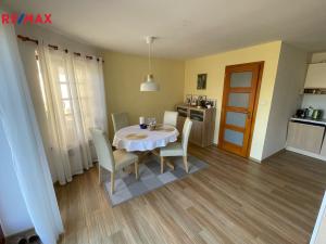 Pronájem bytu 2+1, Hosín, 60 m2