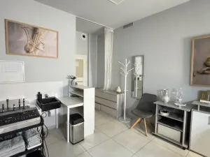 Pronájem obchodního prostoru, Praha - Karlín, Křižíkova, 54 m2