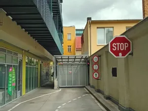 Pronájem obchodního prostoru, Praha - Karlín, Křižíkova, 19 m2