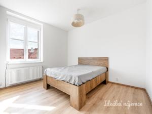 Pronájem bytu 2+kk, Praha - Čakovice, Bělomlýnská, 41 m2