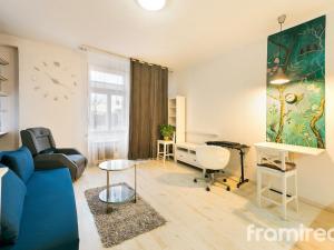 Pronájem bytu 1+kk, Praha - Strašnice, Voděradská, 33 m2