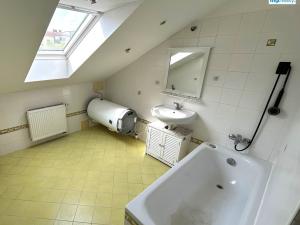 Pronájem bytu 2+kk, Plzeň, U Tržiště, 66 m2