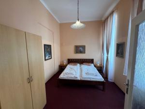 Prodej bytu 2+kk, Karlovy Vary, Vřídelní, 32 m2