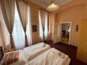 Prodej bytu 2+kk, Karlovy Vary, Vřídelní, 32 m2