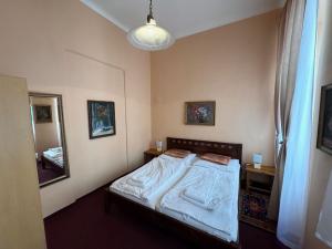 Prodej bytu 2+kk, Karlovy Vary, Vřídelní, 32 m2