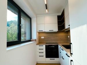 Pronájem bytu 2+kk, Praha - Dejvice, Pokojná, 44 m2