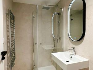 Pronájem bytu 2+kk, Praha - Dejvice, Pokojná, 44 m2