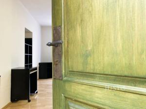 Pronájem kanceláře, Jílové u Prahy, Masarykovo náměstí, 39 m2