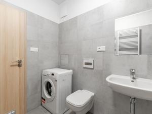 Pronájem bytu 2+kk, Praha - Vysočany, Pechmanových, 46 m2