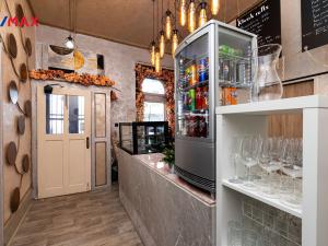 Pronájem restaurace, Praha - Žižkov, Lupáčova, 183 m2