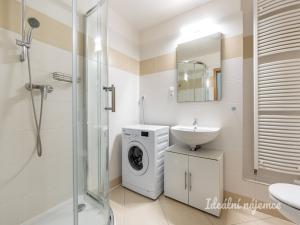 Pronájem bytu 1+kk, Praha - Zličín, Sazovická, 30 m2