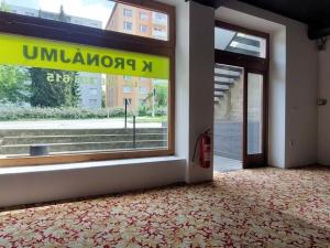 Pronájem obchodního prostoru, Valašské Meziříčí, Vsetínská, 130 m2