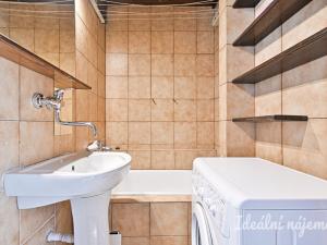 Pronájem bytu 2+kk, Brno - Líšeň, Koutného, 40 m2
