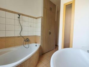 Pronájem bytu 3+1, Praha - Košíře, Na výši, 111 m2