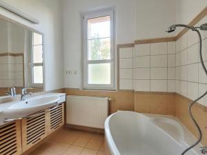 Pronájem bytu 3+1, Praha - Košíře, Na výši, 111 m2
