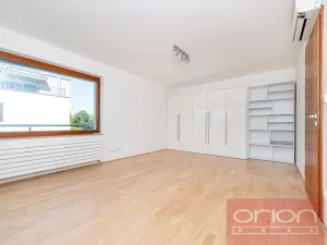 Pronájem rodinného domu, Praha - Jinonice, Vacínovská, 360 m2