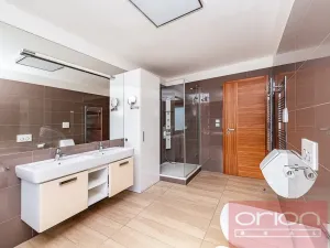 Pronájem rodinného domu, Praha - Jinonice, Vacínovská, 360 m2