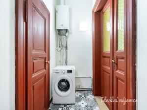 Pronájem bytu 2+kk, Praha - Vinohrady, Slovenská, 57 m2
