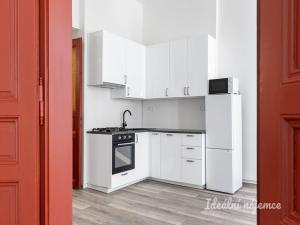 Pronájem bytu 2+kk, Praha - Vinohrady, Slovenská, 57 m2