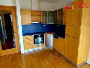 Pronájem bytu 1+kk, Praha - Smíchov, Pod Hybšmankou, 50 m2