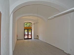 Pronájem obchodního prostoru, Chrudim - Chrudim I, Resselovo náměstí, 41 m2