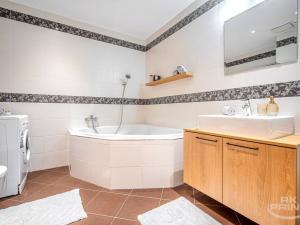 Prodej bytu 2+kk, Praha - Stodůlky, Tlumačovská, 62 m2