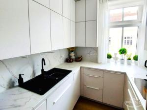 Prodej bytu 3+1, Praha - Strašnice, Věšínova, 99 m2