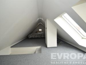 Pronájem rodinného domu, Praha - Dolní Chabry, Kobyliská, 225 m2