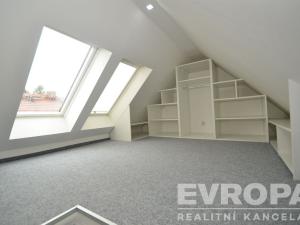 Pronájem rodinného domu, Praha - Dolní Chabry, Kobyliská, 225 m2