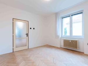 Pronájem bytu 2+1, Praha - Kbely, Luštěnická, 55 m2