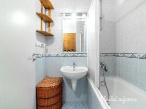 Pronájem bytu 3+kk, Praha - Střížkov, Varnsdorfská, 56 m2