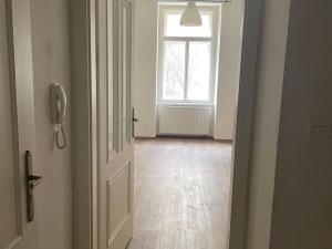 Pronájem bytu 2+kk, Praha - Vinohrady, Polská, 50 m2