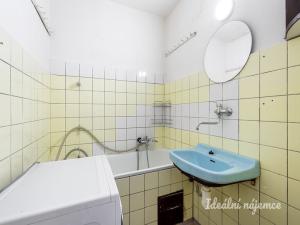 Pronájem bytu 2+1, Praha - Záběhlice, Bramboříková, 57 m2