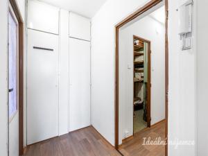 Pronájem bytu 2+1, Praha - Záběhlice, Bramboříková, 57 m2