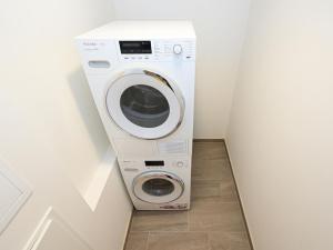 Pronájem bytu 3+kk, Praha - Holešovice, Sanderova, 96 m2