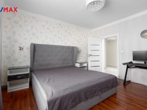 Prodej bytu 3+kk, Karlovy Vary - Drahovice, Zbrojnická, 91 m2