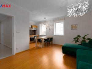 Prodej bytu 3+kk, Karlovy Vary - Drahovice, Zbrojnická, 91 m2