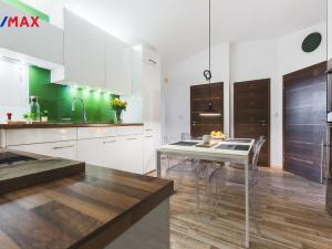 Prodej bytu 3+1, Praha - Vinohrady, U Havlíčkových sadů, 75 m2