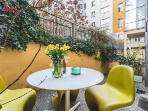 Prodej bytu 3+1, Praha - Vinohrady, U Havlíčkových sadů, 75 m2