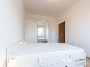Pronájem bytu 2+kk, Praha - Stodůlky, Holýšovská, 47 m2