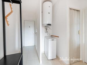 Pronájem bytu 2+kk, Praha - Braník, Za mlýnem, 37 m2