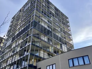 Prodej bytu 1+kk, Praha - Žižkov, Ke kapslovně, 54 m2