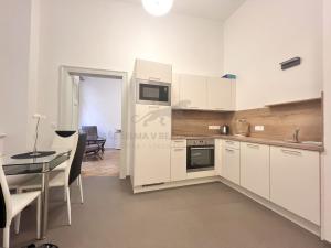 Pronájem bytu 1+1, Praha - Staré Město, Smetanovo nábřeží, 35 m2
