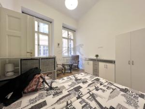 Pronájem bytu 1+1, Praha - Staré Město, Smetanovo nábřeží, 35 m2