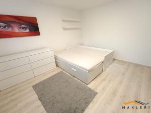 Pronájem bytu 3+1, Dobronín, Nad Valchou, 72 m2
